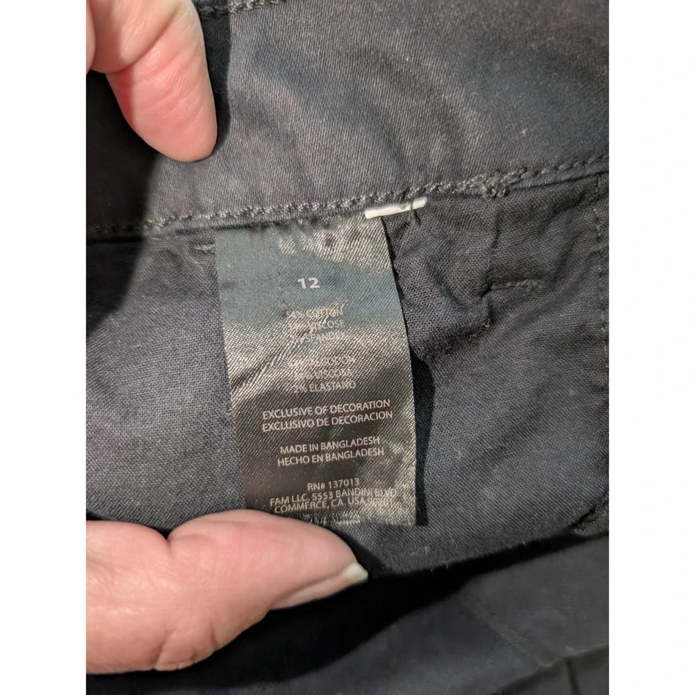 Banana Republic Ladies Everyday Trendy Zip Fly Shorts with Pockets Size 12 Black